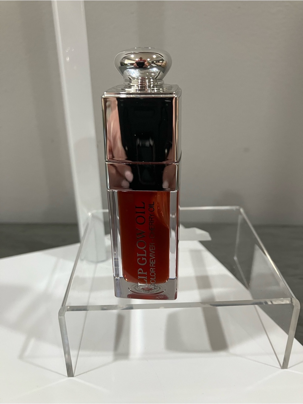 Lip Glow Oil - Cherry Oil Tint - Picture 2 of 4